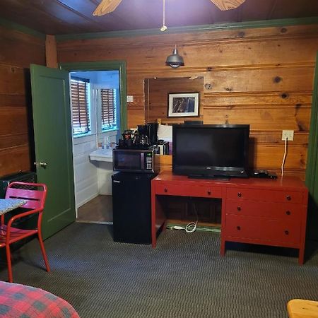 Shaver Lake Village Hotel Экстерьер фото