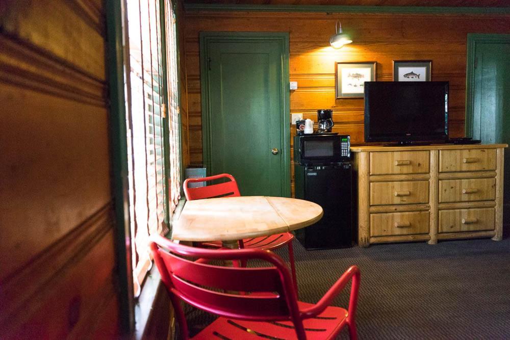 Shaver Lake Village Hotel Экстерьер фото