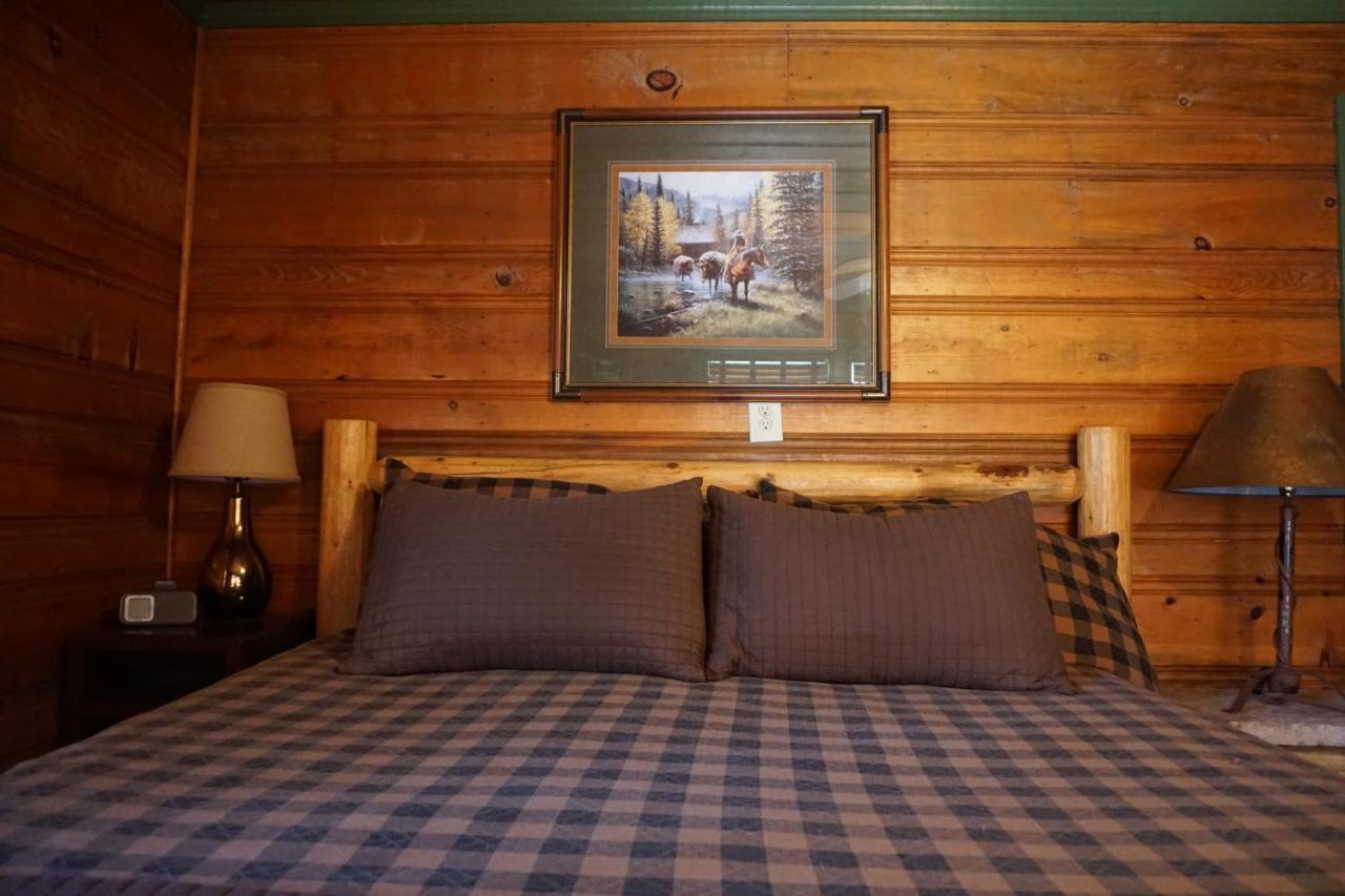 Shaver Lake Village Hotel Экстерьер фото