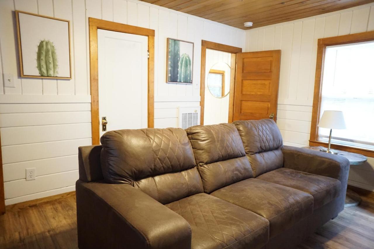 Shaver Lake Village Hotel Экстерьер фото