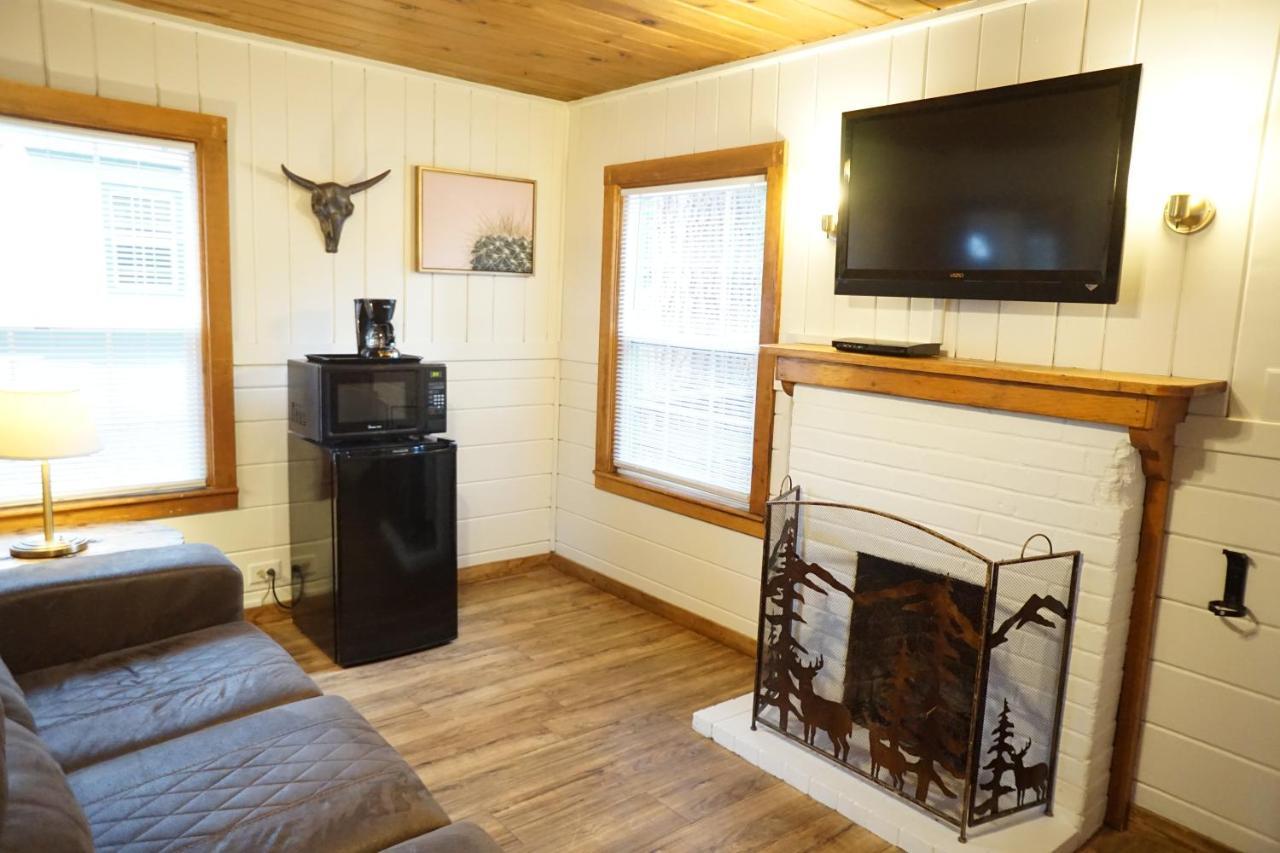 Shaver Lake Village Hotel Экстерьер фото