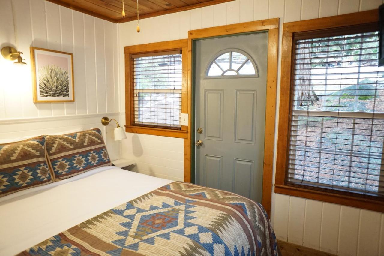 Shaver Lake Village Hotel Экстерьер фото