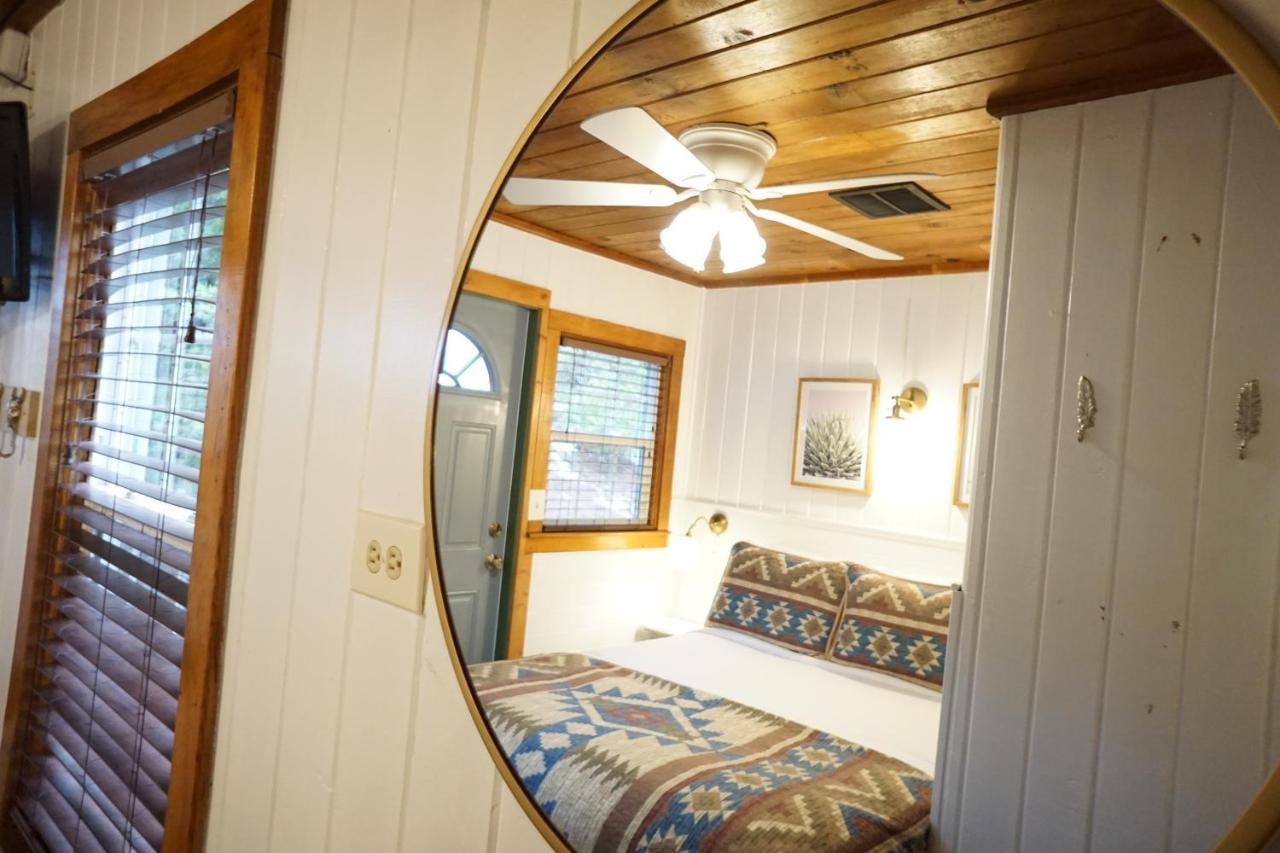 Shaver Lake Village Hotel Экстерьер фото